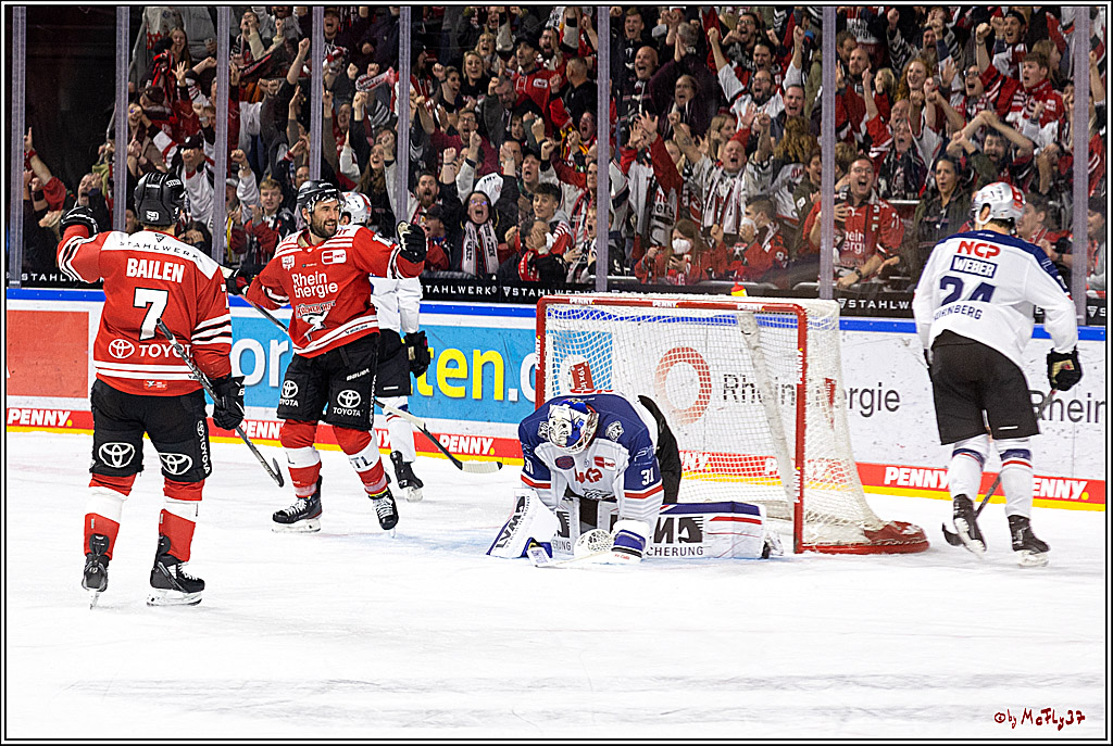 PENNY DEL;  Kölner Haie - Nuernberger Ice Tigers; Köln, 18.11.2022
